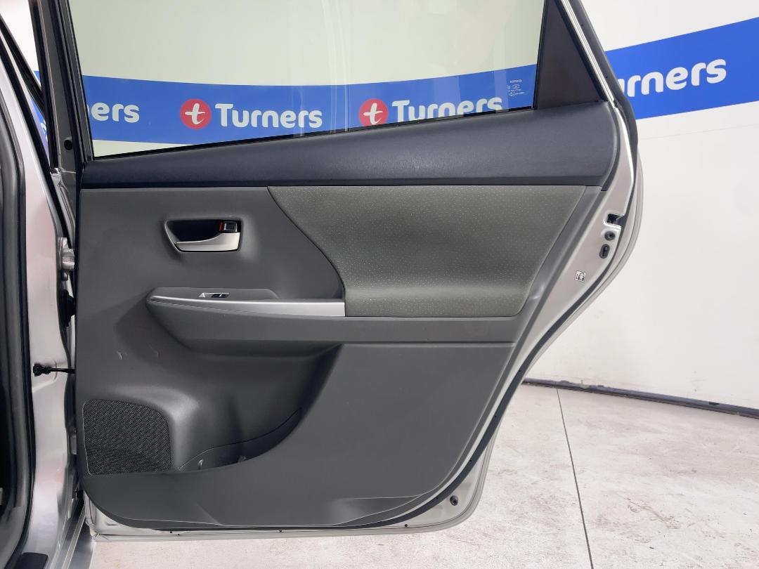 Photo '19' of Toyota Prius