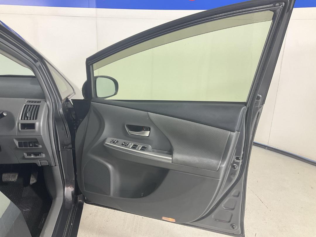 Photo '15' of Toyota Prius Photo '15' of Toyota Prius