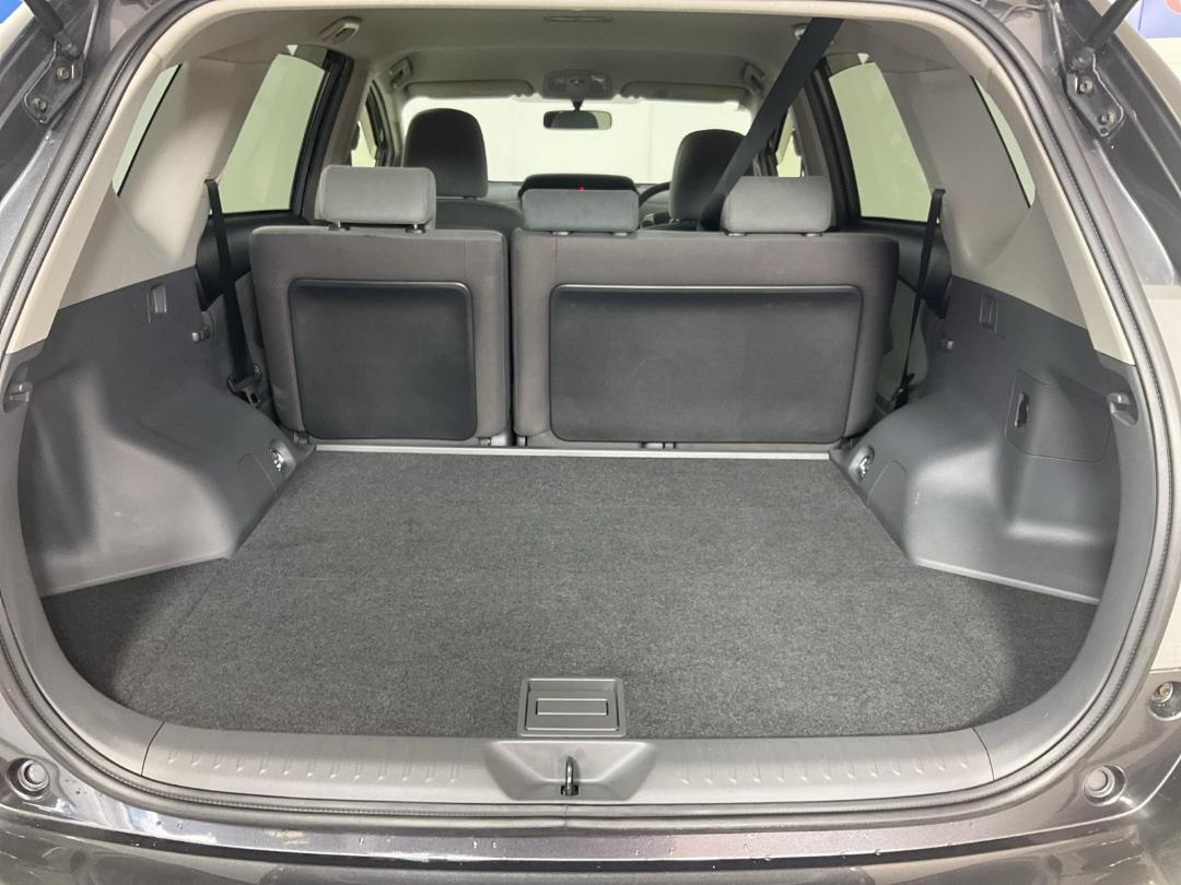 Photo '14' of Toyota Prius Photo '14' of Toyota Prius