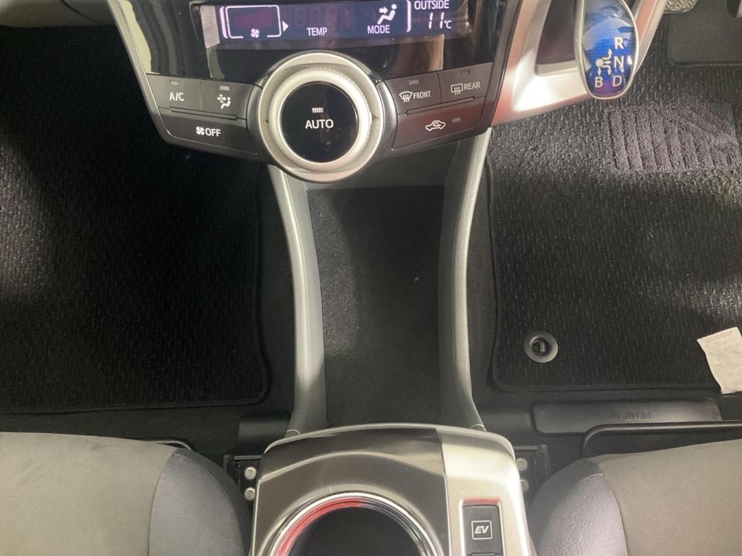 Photo '18' of Toyota Prius Photo '18' of Toyota Prius