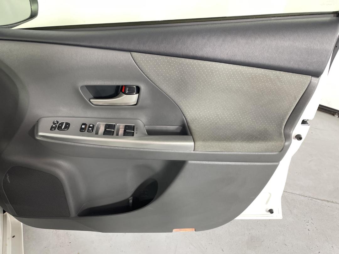 Photo '15' of Toyota Prius Photo '15' of Toyota Prius