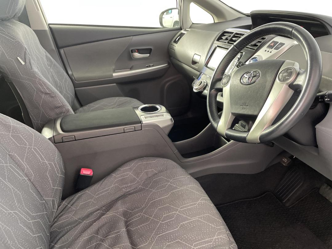 Photo '16' of Toyota Prius Photo '16' of Toyota Prius