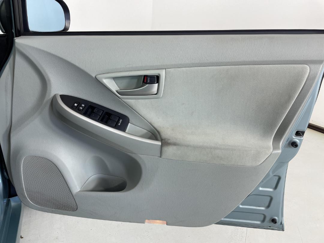 Photo '15' of Toyota Prius Photo '15' of Toyota Prius