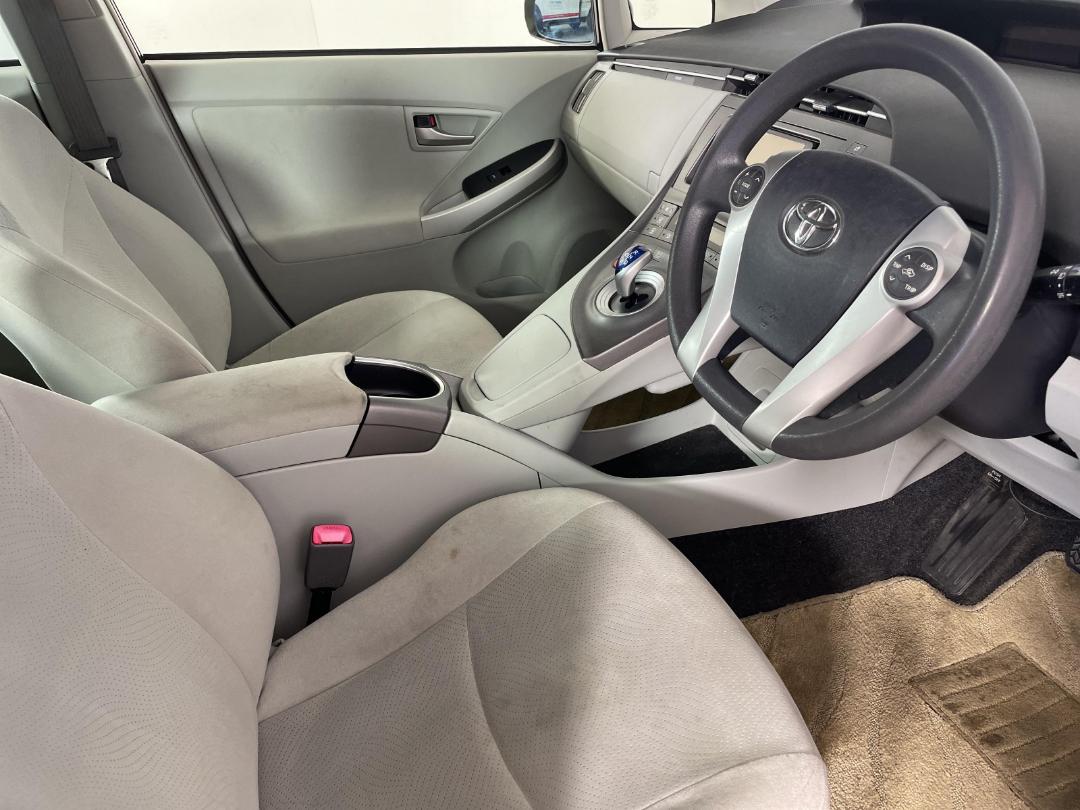 Photo '16' of Toyota Prius Photo '16' of Toyota Prius