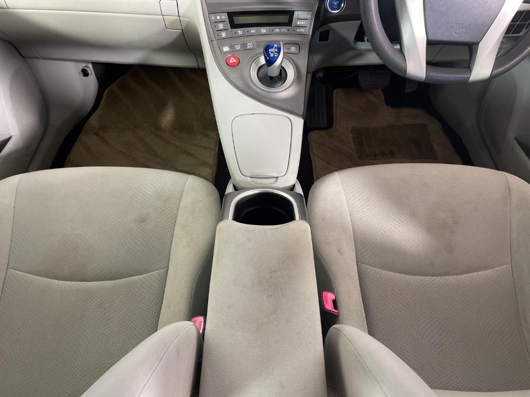 Photo '18' of Toyota Prius Photo '18' of Toyota Prius