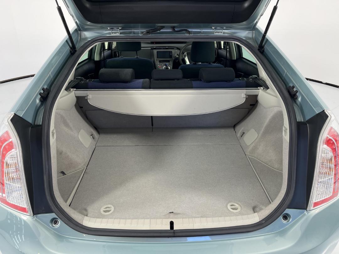 Photo '14' of Toyota Prius Photo '14' of Toyota Prius