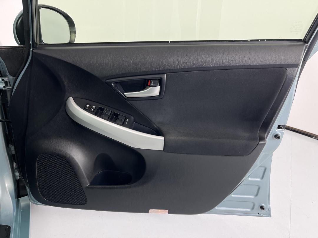 Photo '15' of Toyota Prius Photo '15' of Toyota Prius