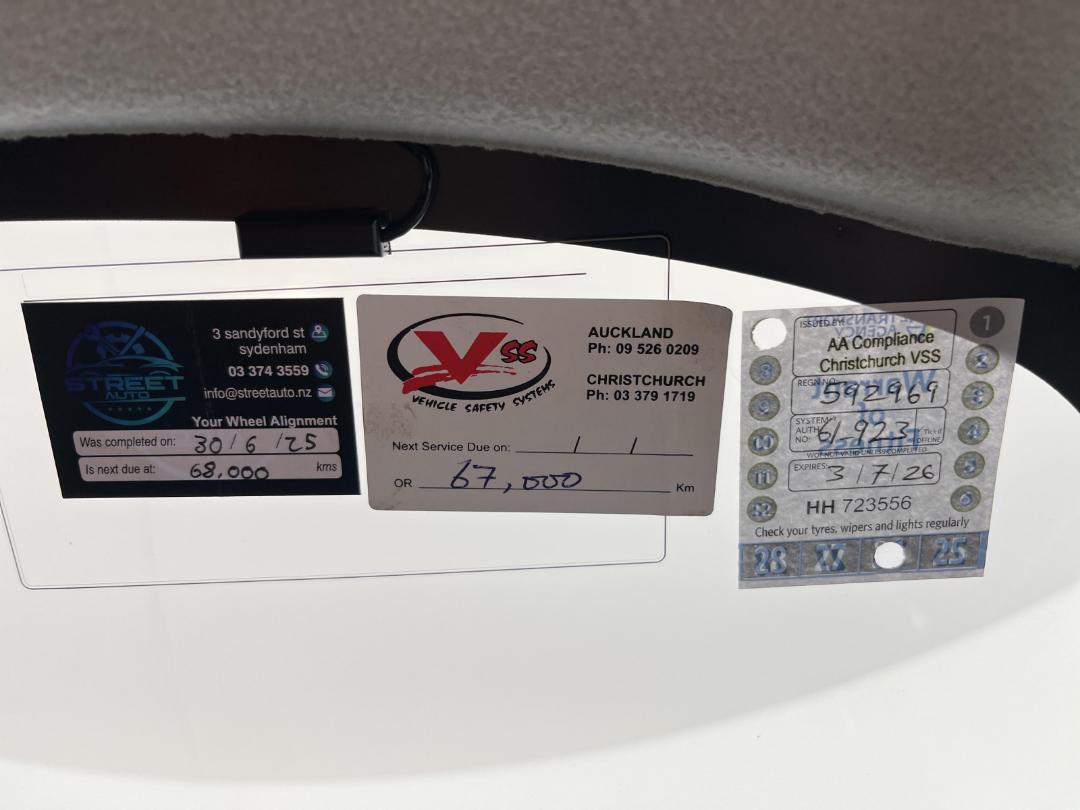 Photo '27' of Toyota Prius Photo '27' of Toyota Prius