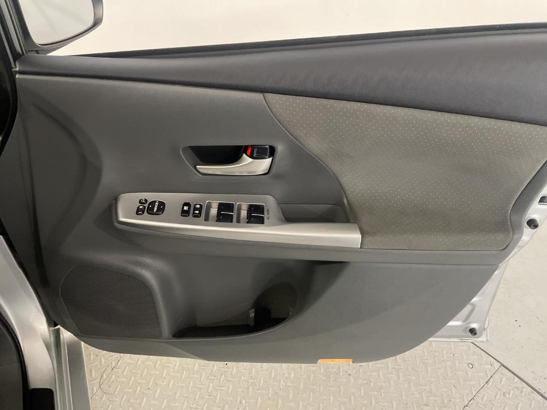 Photo '15' of Toyota Prius Photo '15' of Toyota Prius