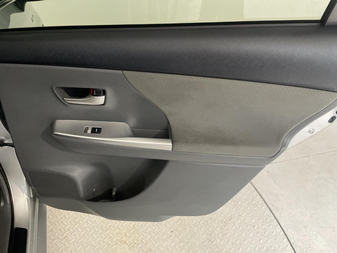 Photo '19' of Toyota Prius Photo '19' of Toyota Prius