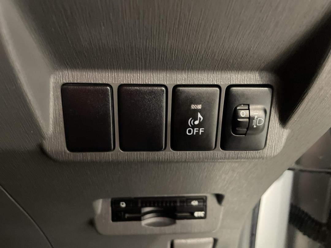 Photo '25' of Toyota Prius Photo '25' of Toyota Prius