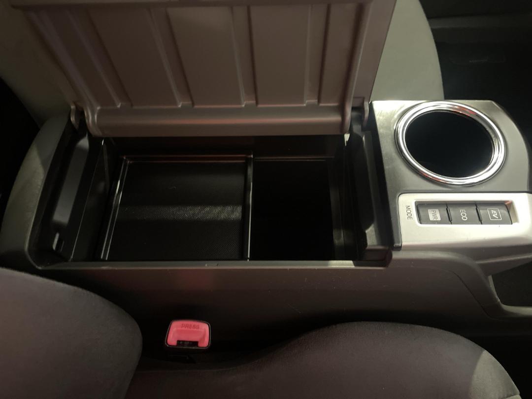 Photo '33' of Toyota Prius Photo '33' of Toyota Prius