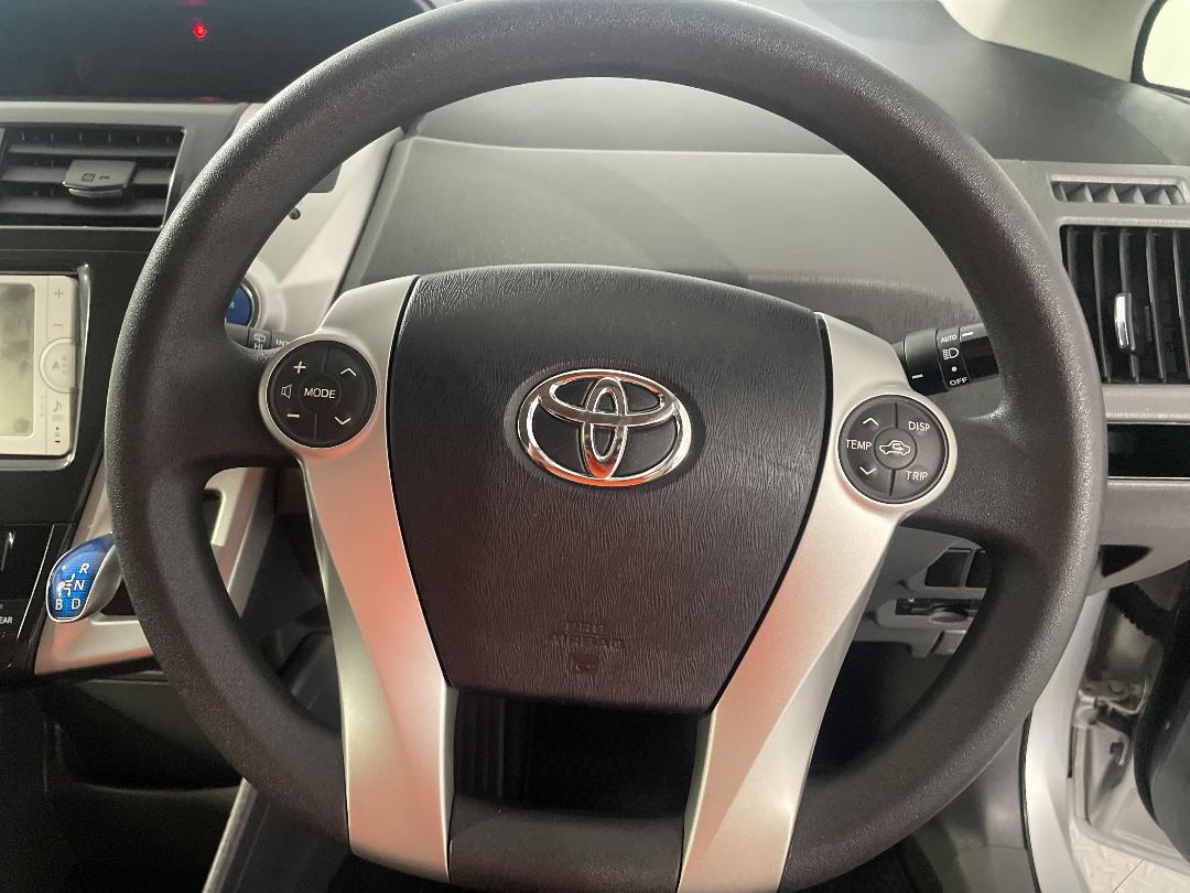 Photo '28' of Toyota Prius Photo '28' of Toyota Prius