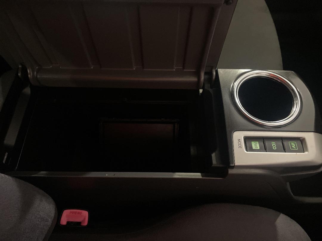 Photo '33' of Toyota Prius Photo '33' of Toyota Prius