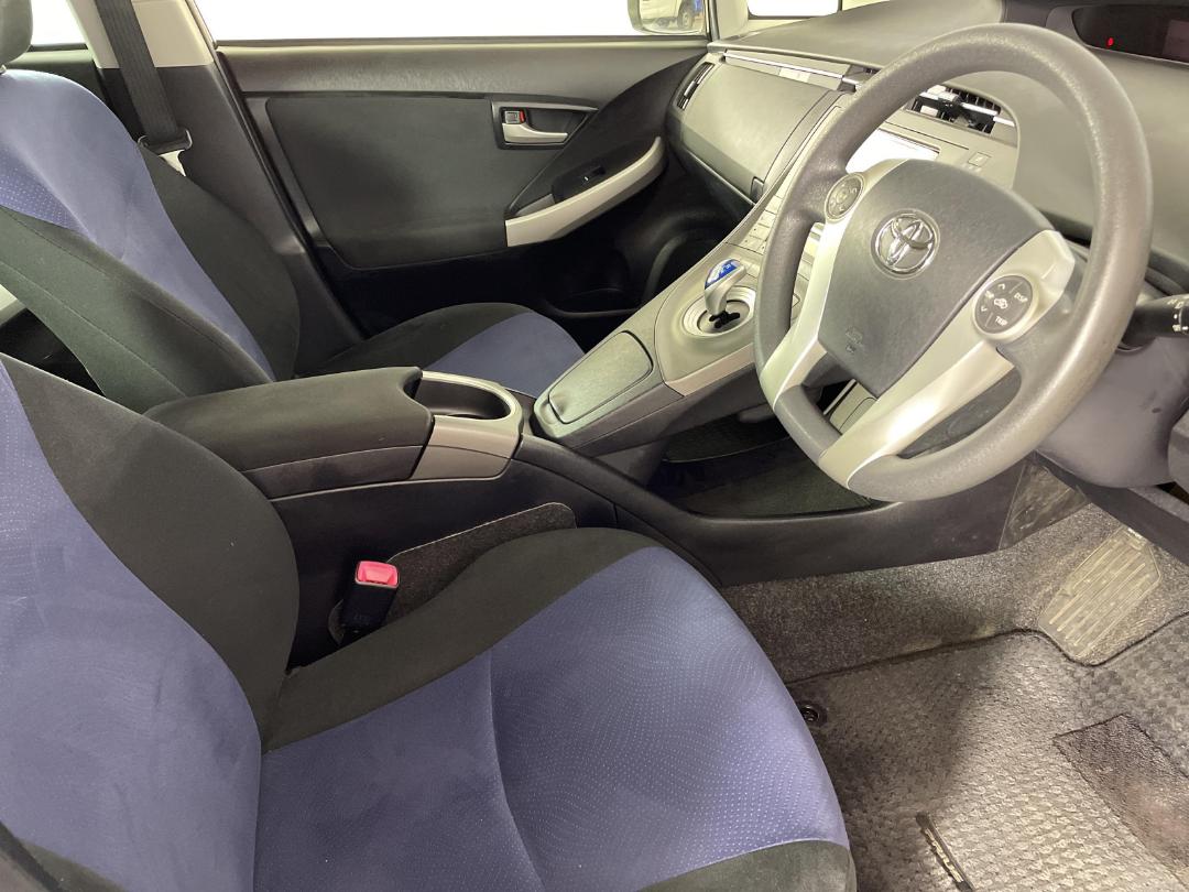 Photo '16' of Toyota Prius Photo '16' of Toyota Prius