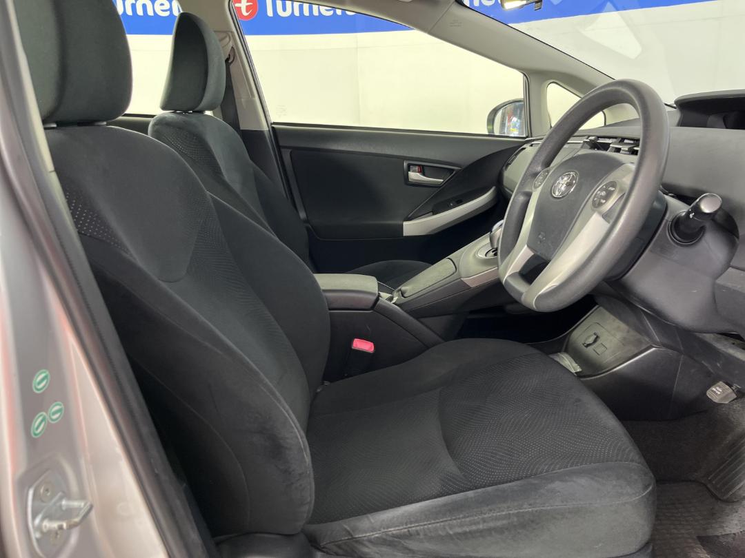 Photo '16' of Toyota Prius Photo '16' of Toyota Prius