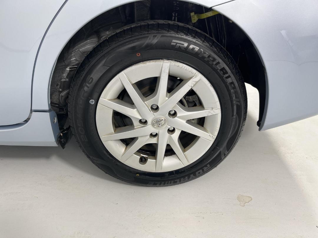 Photo '11' of Toyota Prius