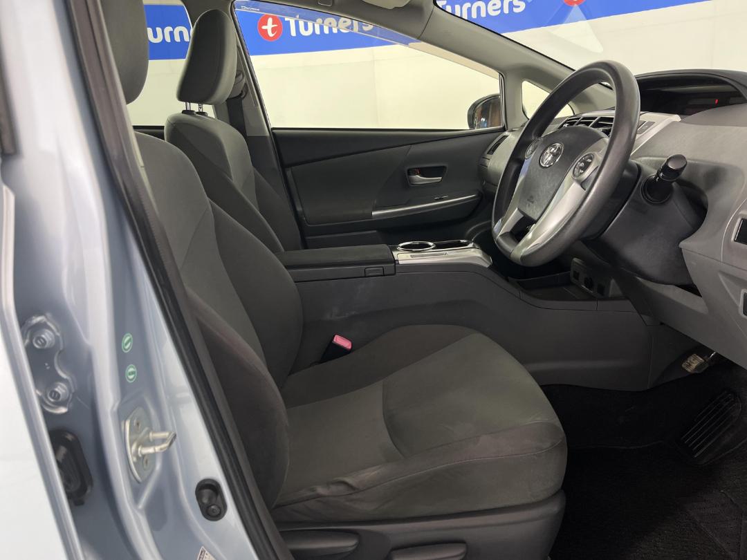 Photo '16' of Toyota Prius