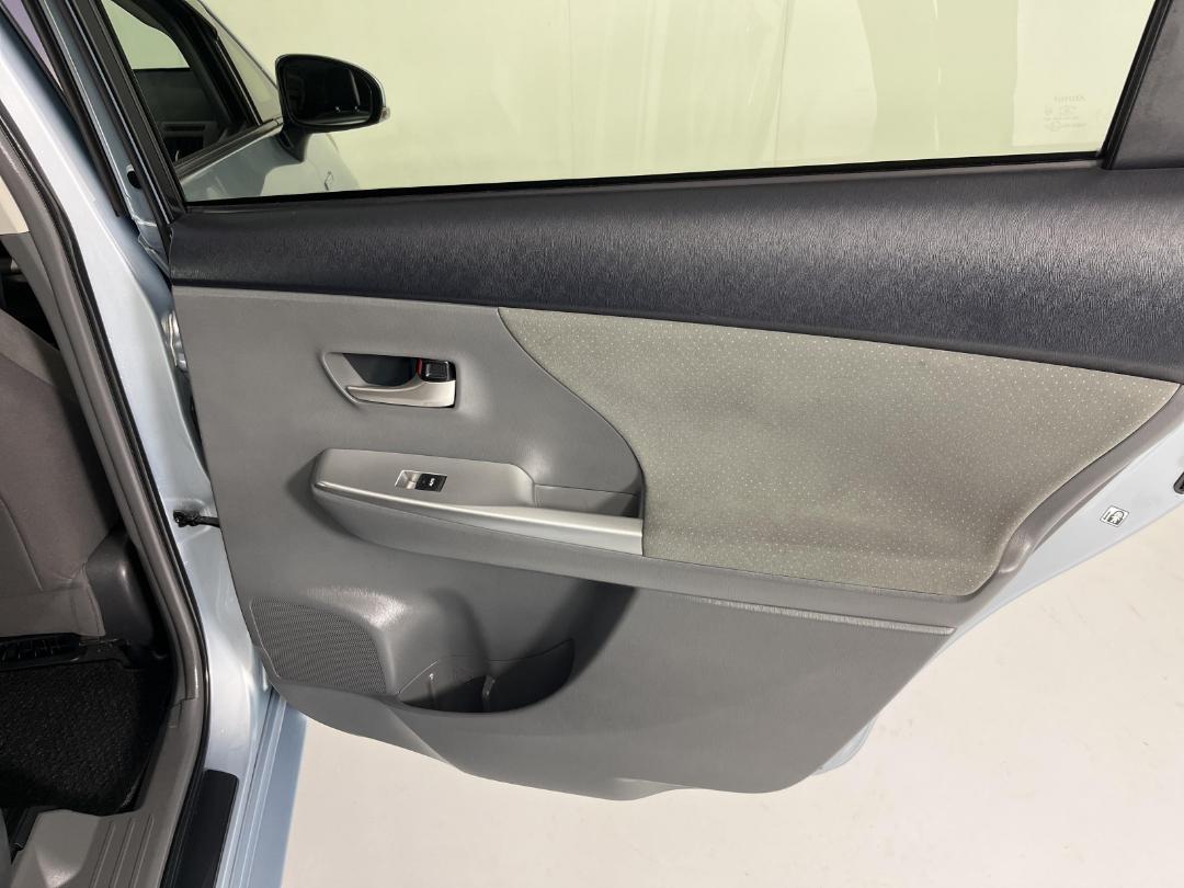 Photo '19' of Toyota Prius