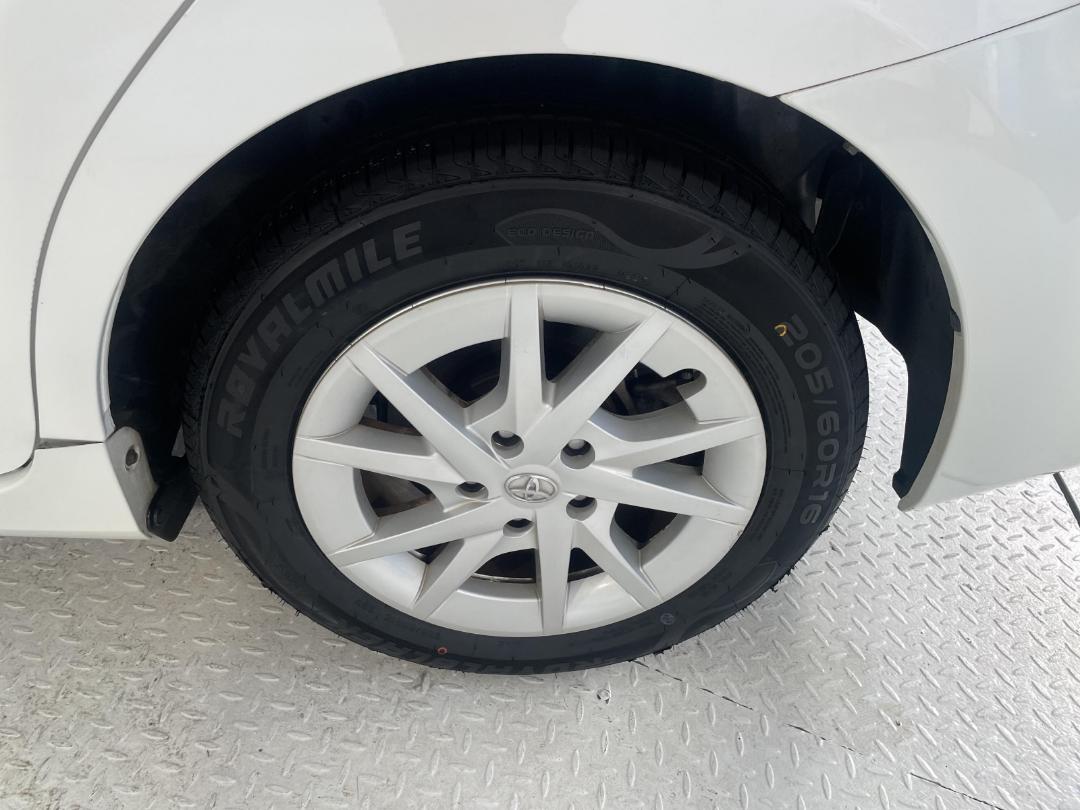 Photo '11' of Toyota Prius