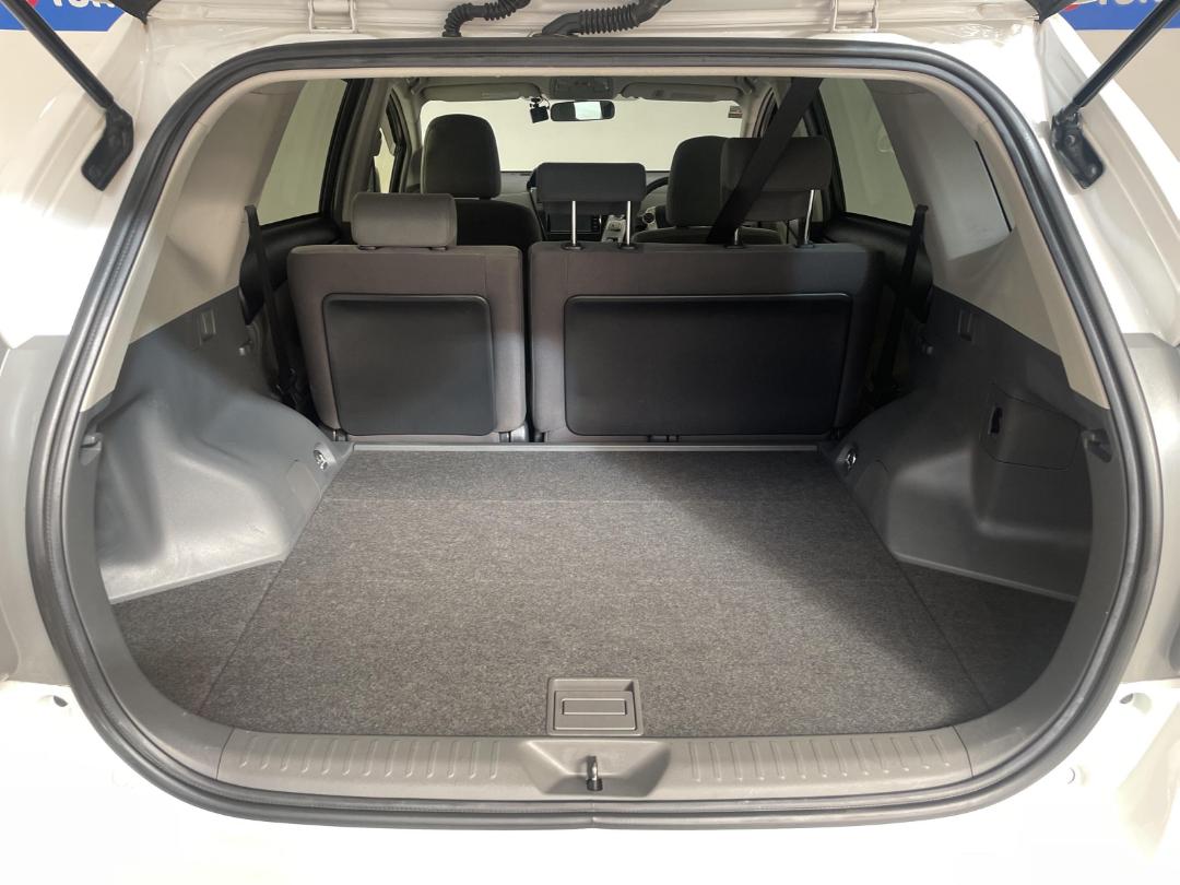 Photo '14' of Toyota Prius