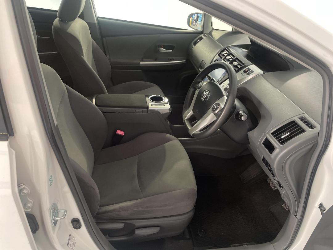 Photo '16' of Toyota Prius