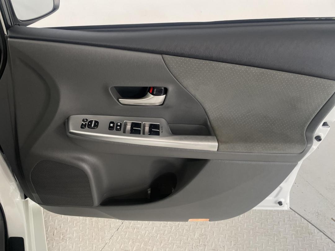 Photo '15' of Toyota Prius