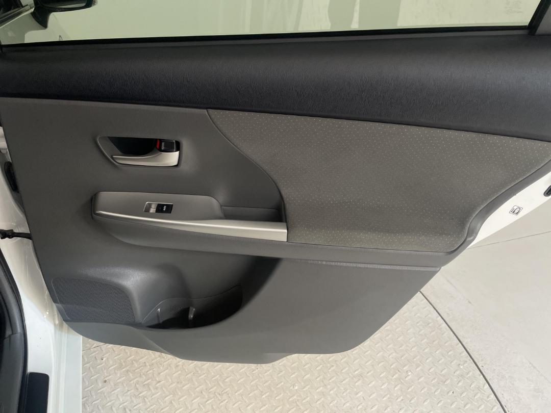 Photo '19' of Toyota Prius