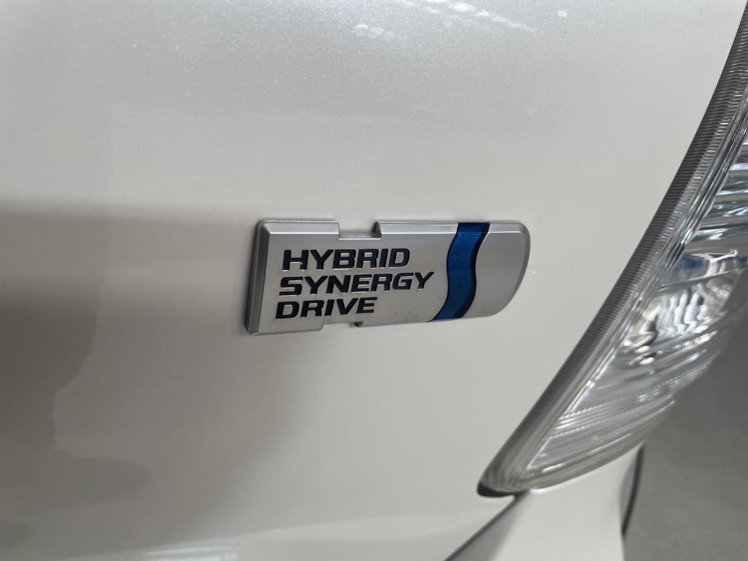 Photo '37' of Toyota Prius