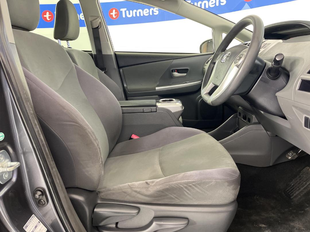 Photo '16' of Toyota Prius