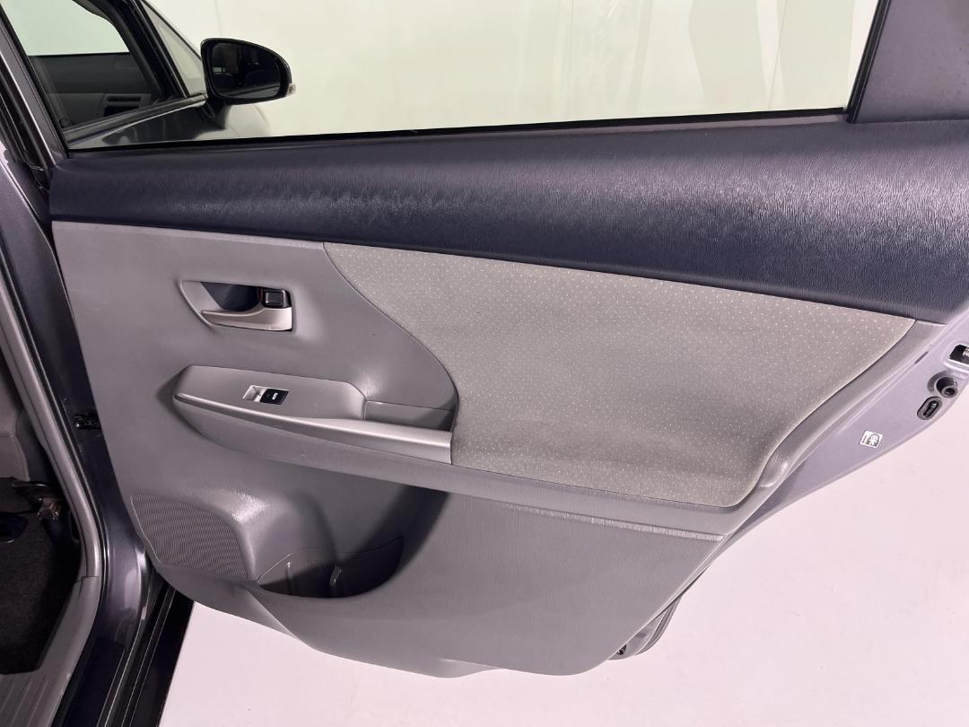 Photo '19' of Toyota Prius