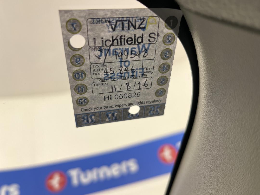 Photo '23' of Toyota Prius