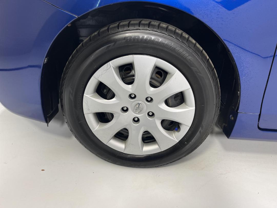 Photo '10' of Toyota Prius