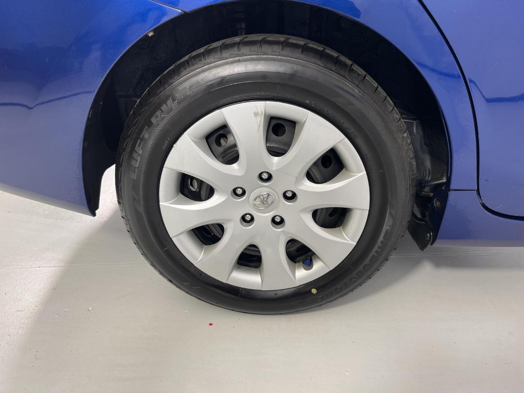 Photo '12' of Toyota Prius