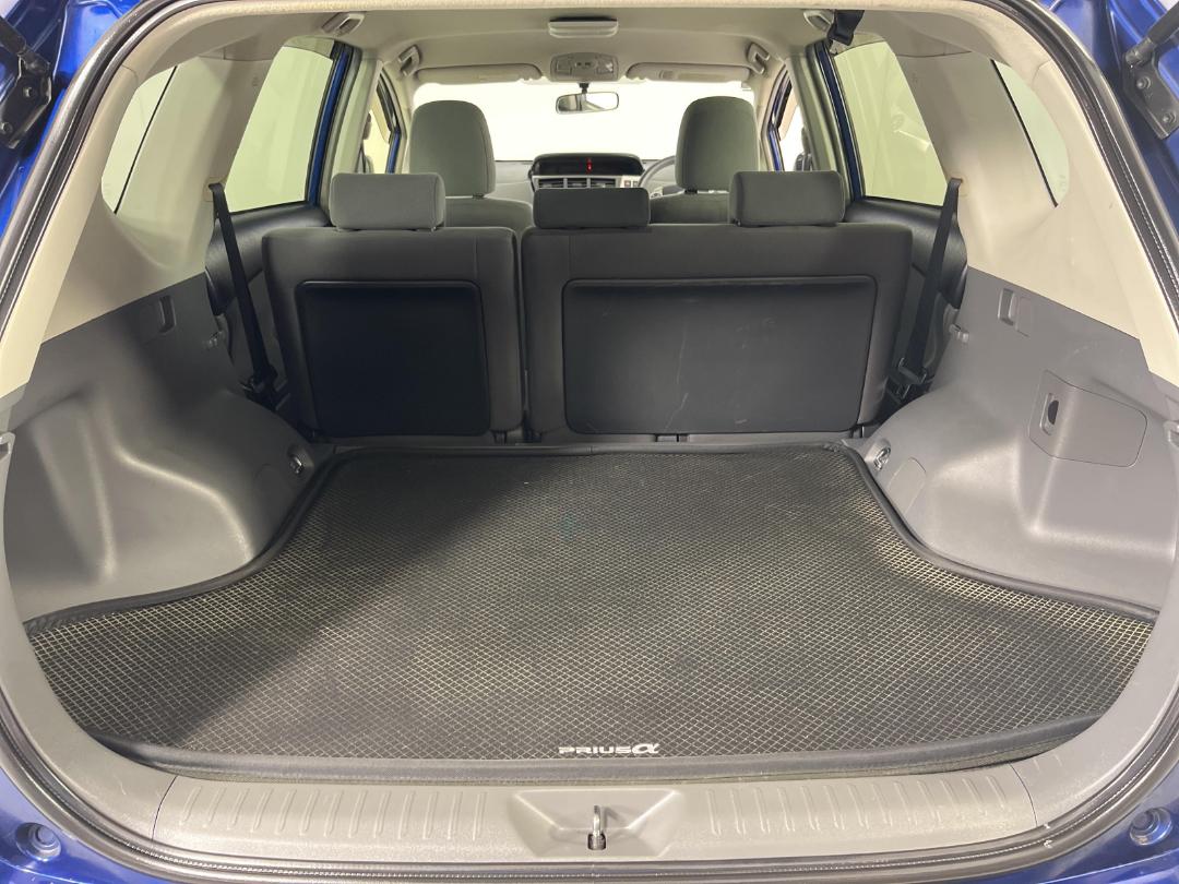 Photo '14' of Toyota Prius