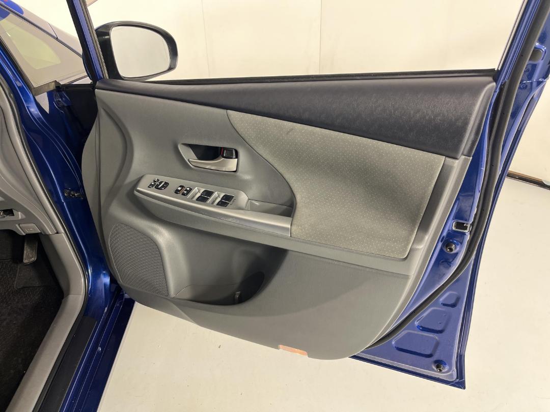 Photo '15' of Toyota Prius