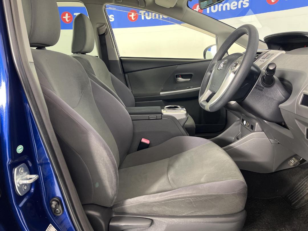 Photo '16' of Toyota Prius