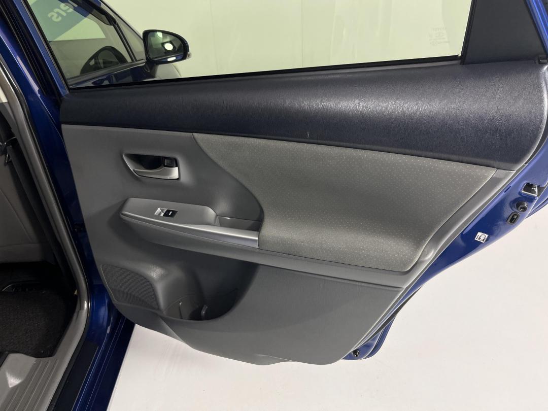 Photo '19' of Toyota Prius