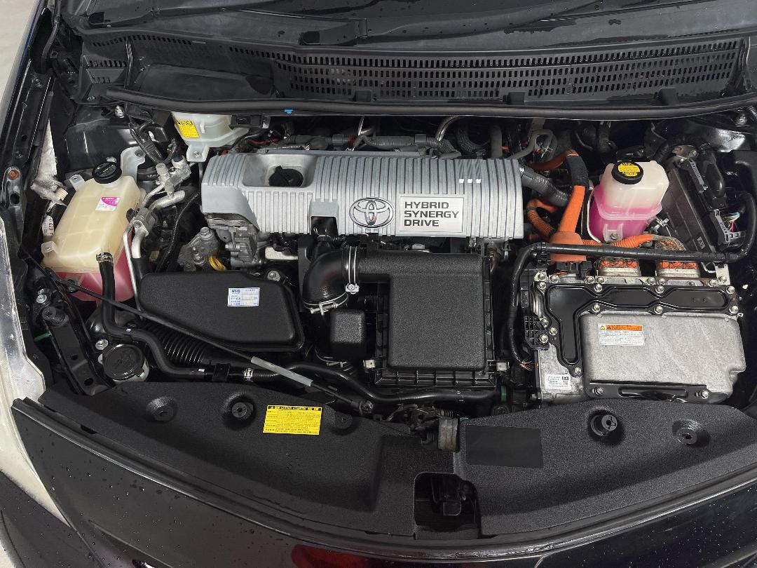 Photo '13' of Toyota Prius