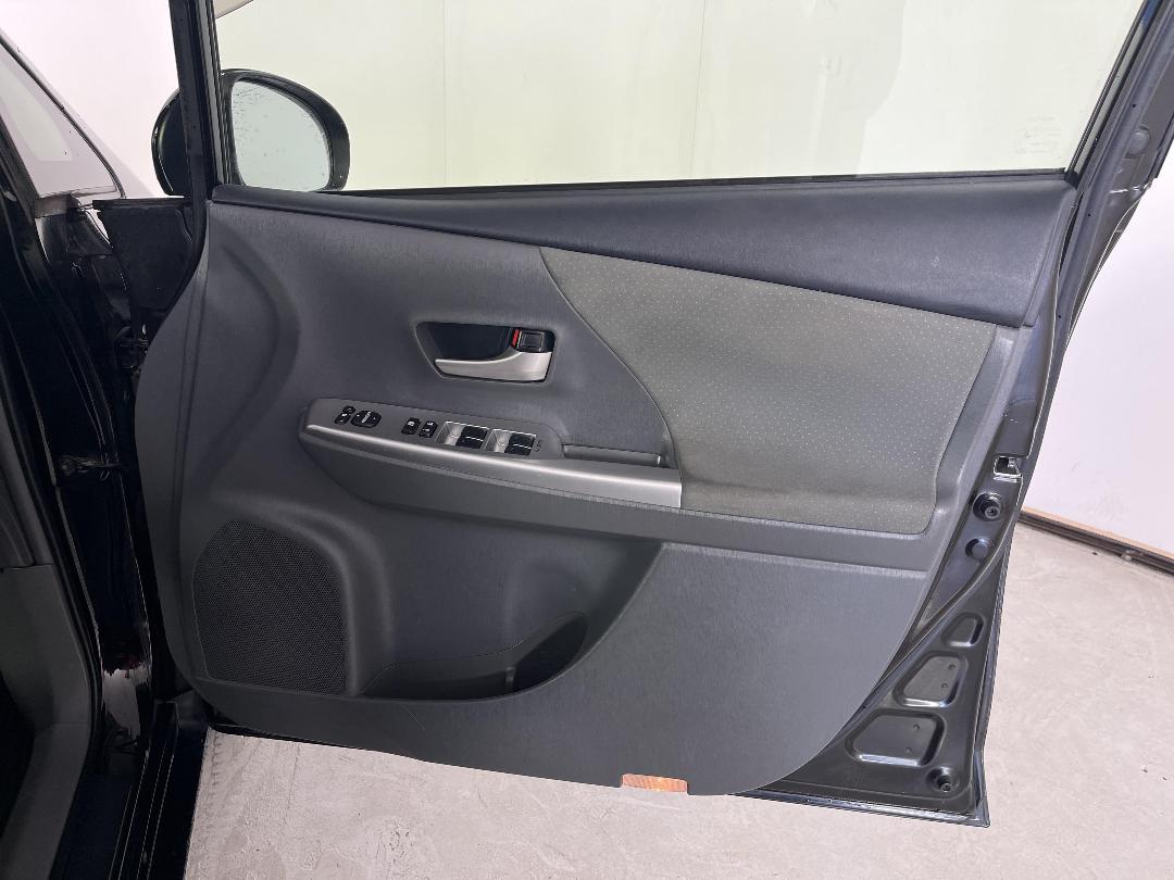 Photo '15' of Toyota Prius