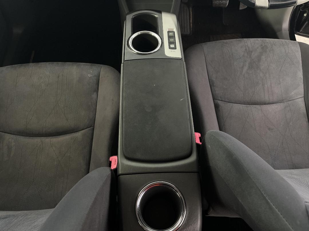 Photo '18' of Toyota Prius