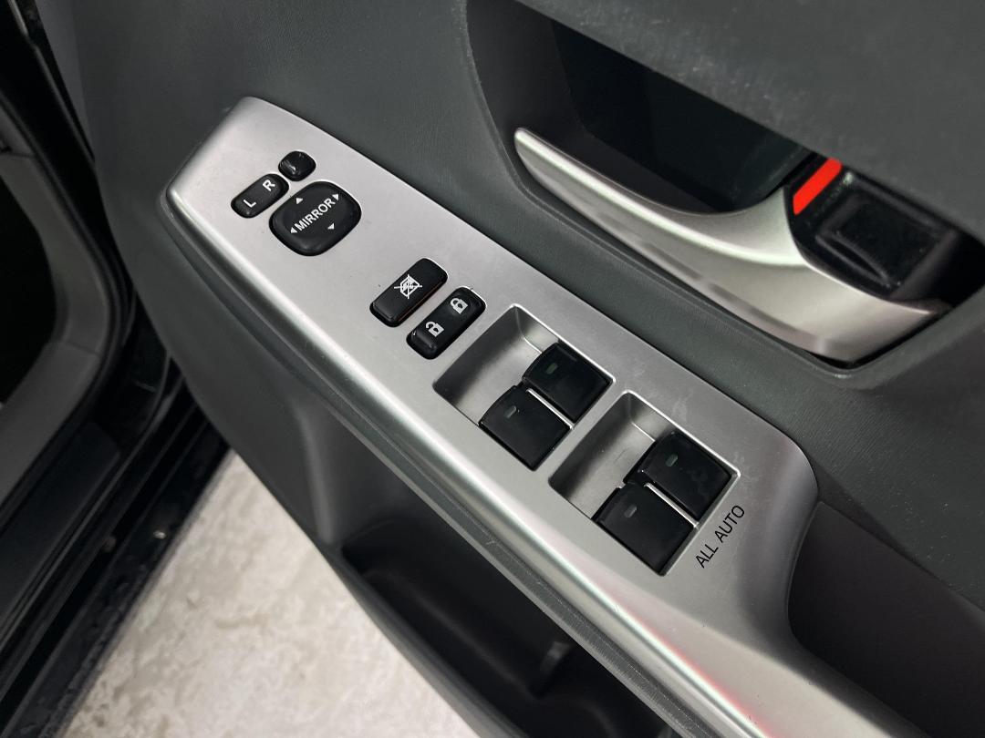 Photo '23' of Toyota Prius