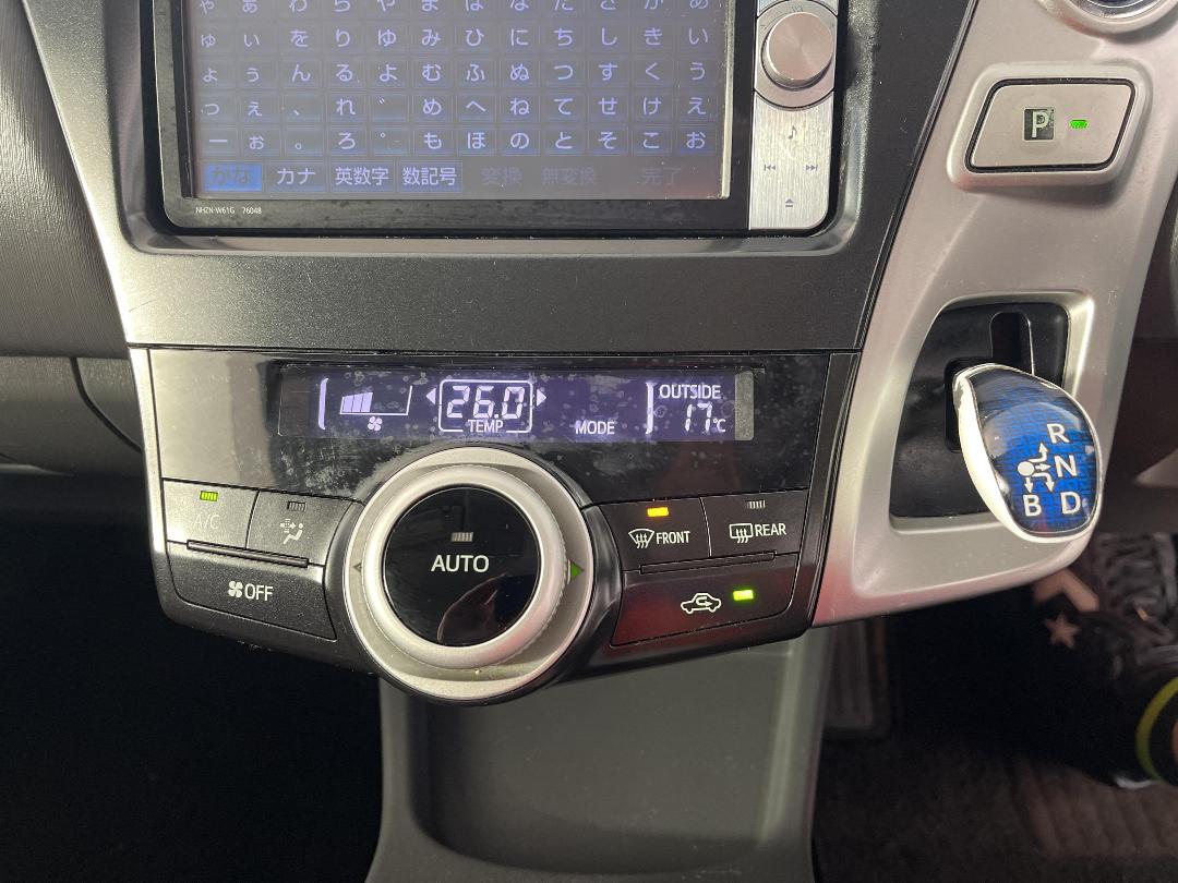 Photo '29' of Toyota Prius