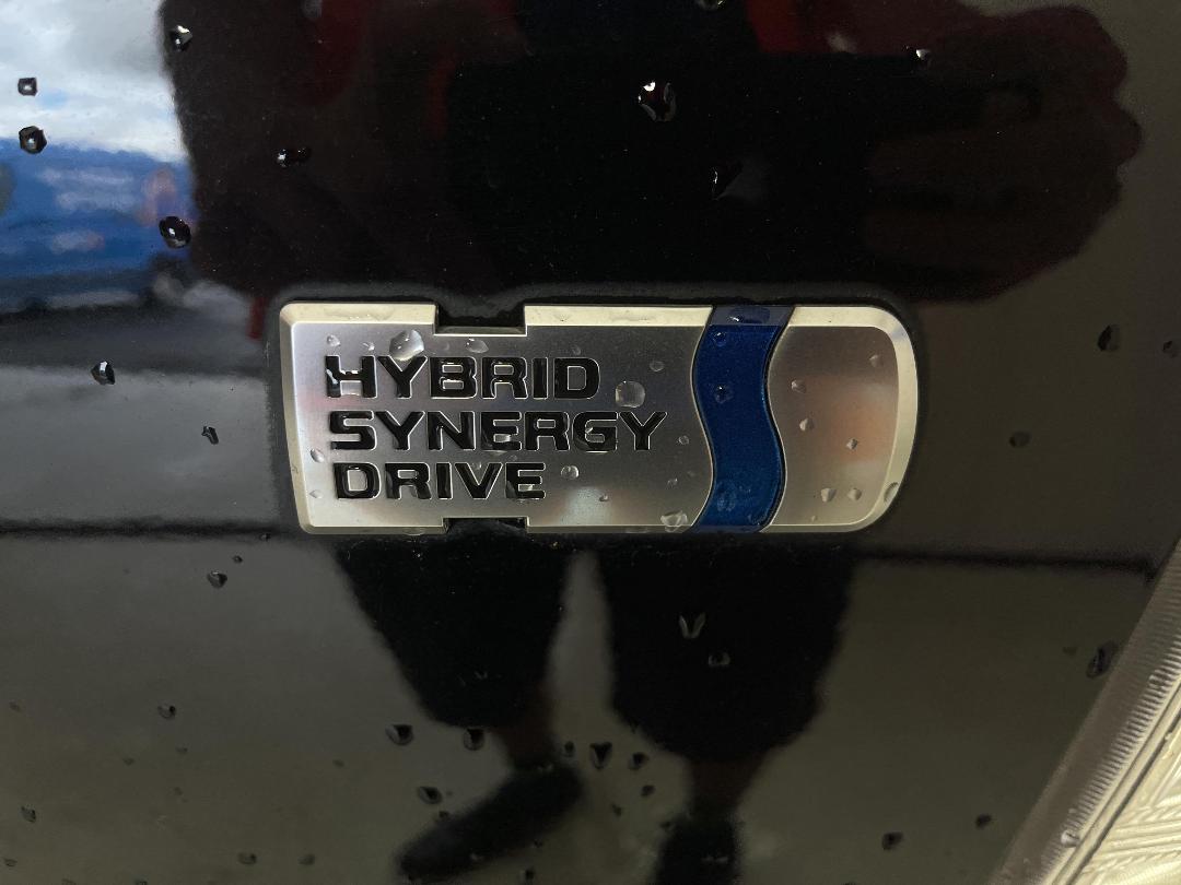 Photo '32' of Toyota Prius