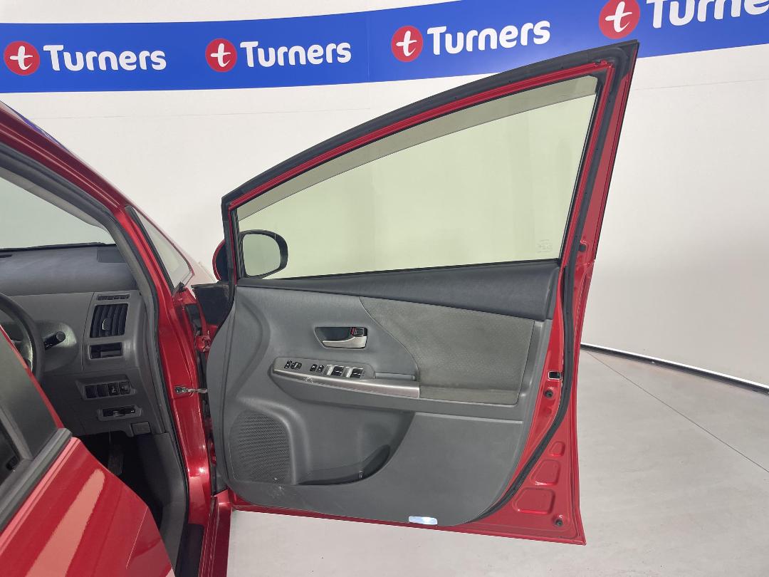 Photo '15' of Toyota Prius