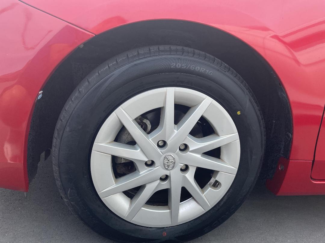 Photo '10' of Toyota Prius