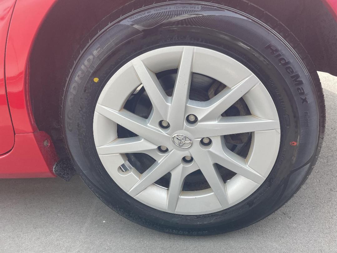 Photo '12' of Toyota Prius