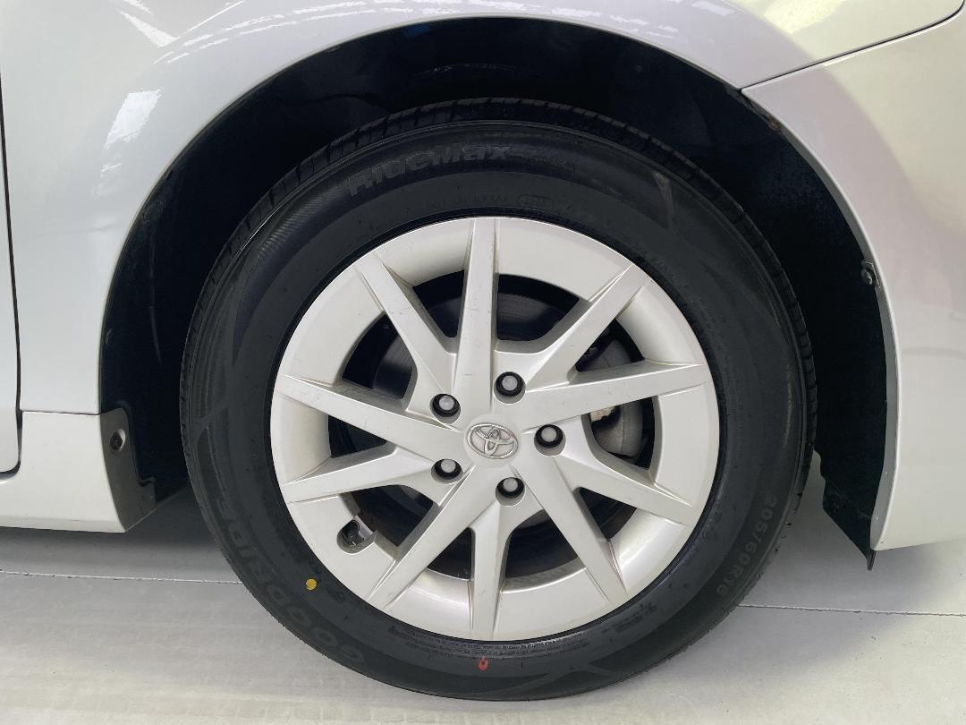 Photo '9' of Toyota Prius