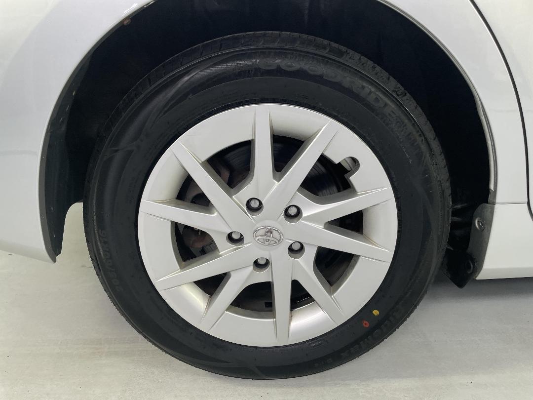 Photo '12' of Toyota Prius