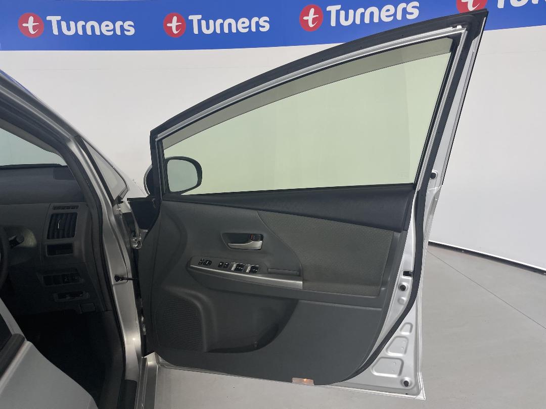 Photo '15' of Toyota Prius